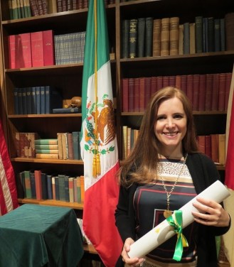 Elisa Guerra , de México, recibió el Premio de Humanidad y Ciencia Raymundo  Veras