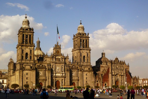 Esta foto, “Catedral de la Ciudad de México” de Flickr tiene copyright © 2011 Jose Francisco Del Valle Mojica, disponible por una atribución de licencia 2.0